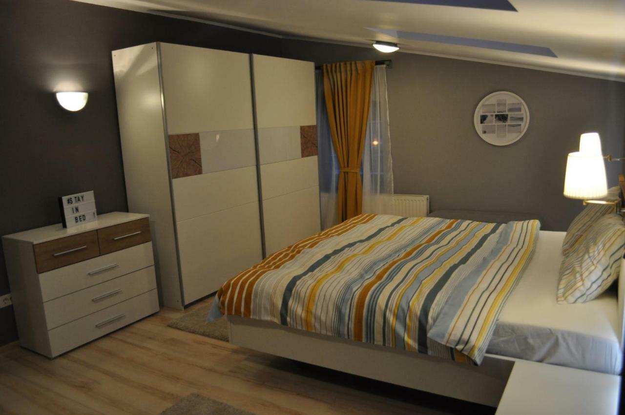 Sleep & Fly Apartment Otopeni Buitenkant foto