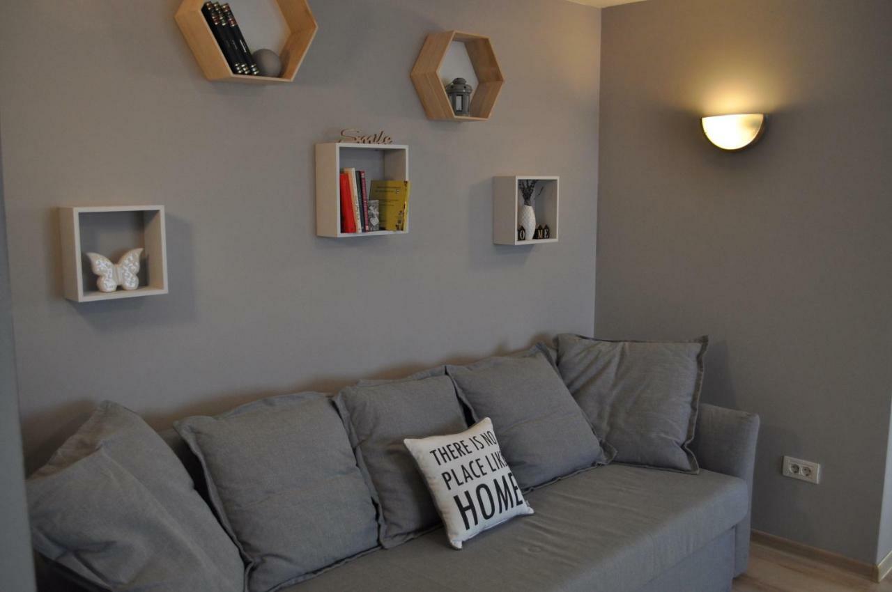 Sleep & Fly Apartment Otopeni Buitenkant foto