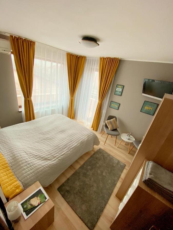 Sleep & Fly Apartment Otopeni Buitenkant foto